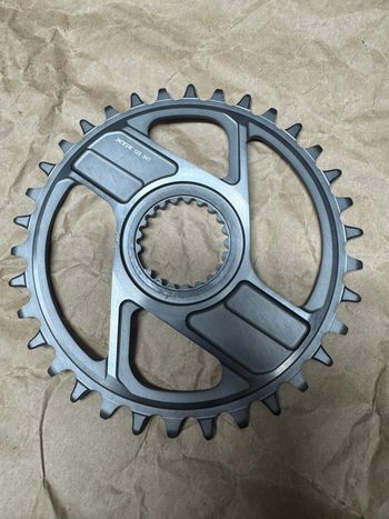 Used Shimano XTR M9200 Crank 34T 2025 bike — image 1 of 4