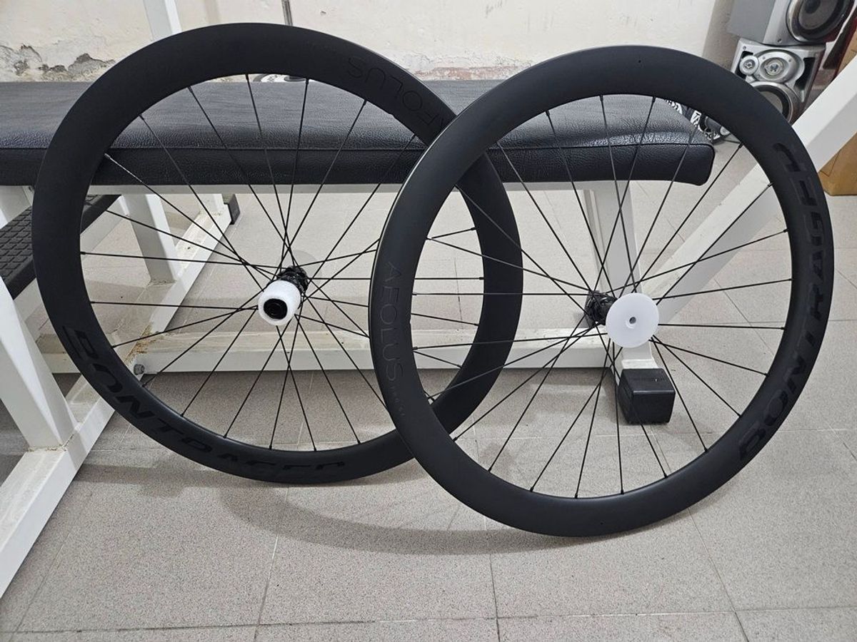 Bontrager Aeolus Pro 51 TLR Disc Road Wheel | buycycle