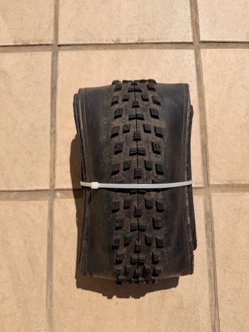 Used Maxxis Forekaster Tyres & Tubes