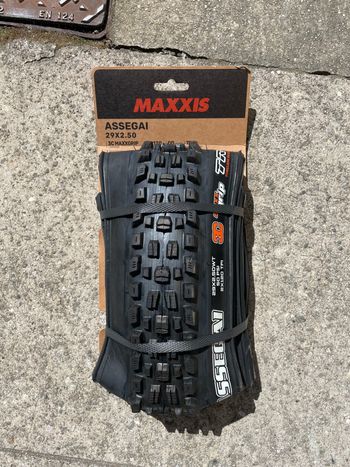 Used Maxxis Assegai 29x2.50 WT DD 3C MaxxGrip TR bike — image 1 of 3
