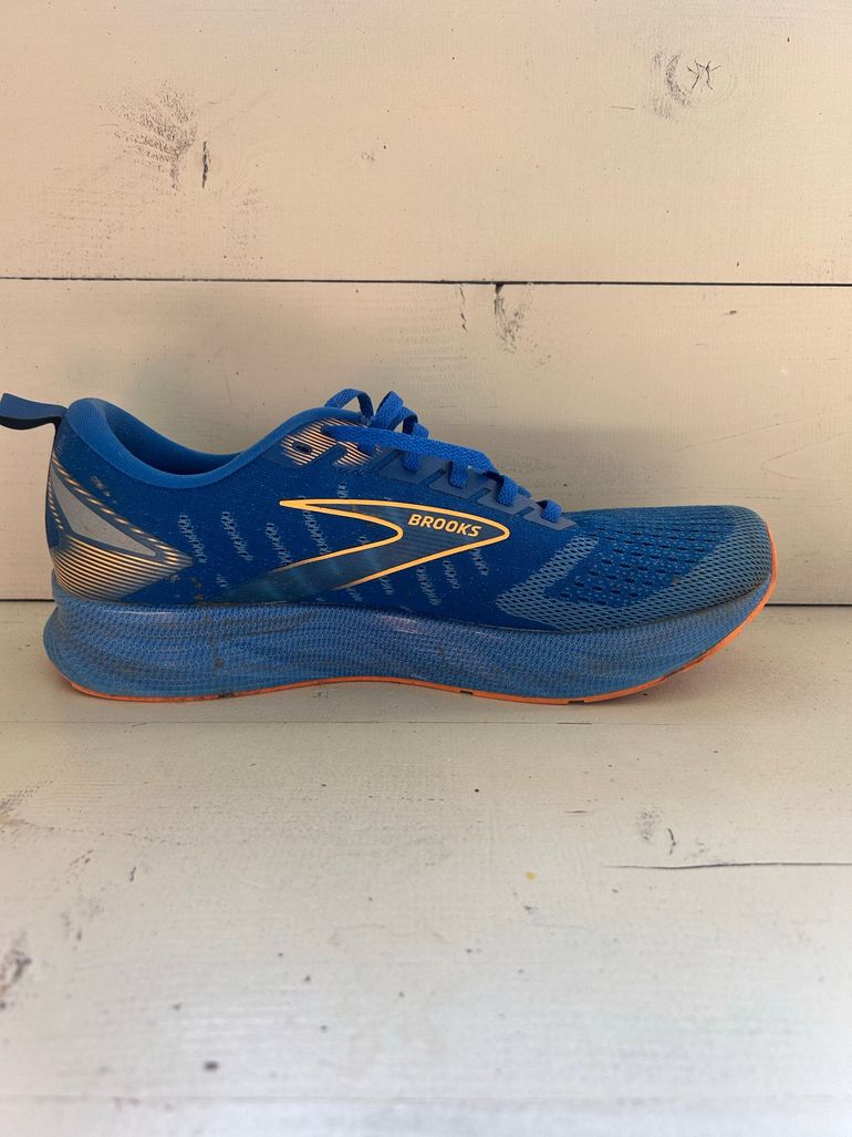Used Brooks levitate 6 bike — image 1 of 4