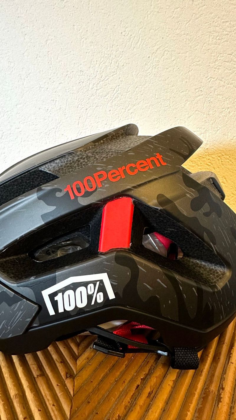 Used 100% Altis Helmet bike — image 3 of 4