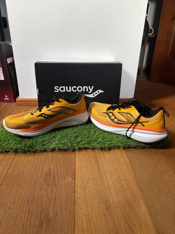 Used Saucony Omni 22 2025 Running Shoes