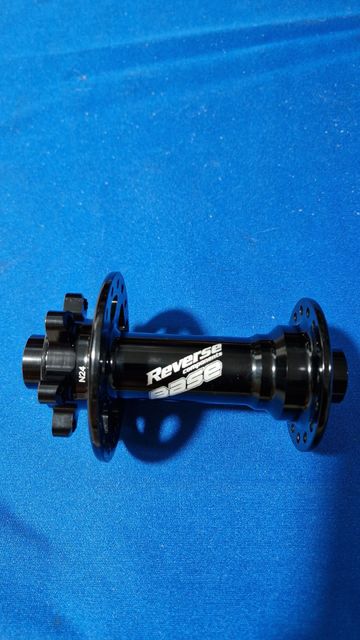 Brugt Reverse Components Base Front Hub 32H Multi Use 2026 bike — billede 1 af 3