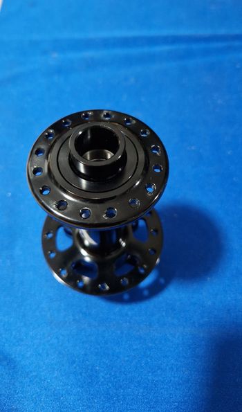 Used Reverse Components Base Front Hub 32H Multi Use 2026 bike — image 3 of 3