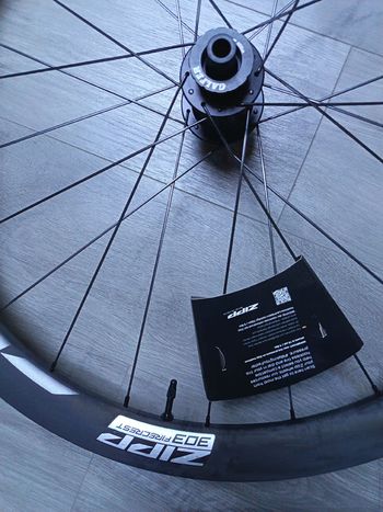 Zipp, 303 Firecrest Wheelset