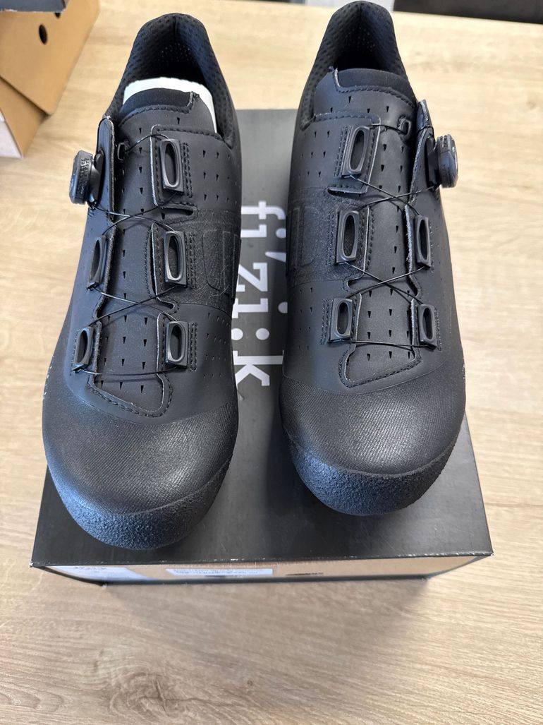 Used Fizik Vento Overcurve X3 2025 bike — image 1 of 4