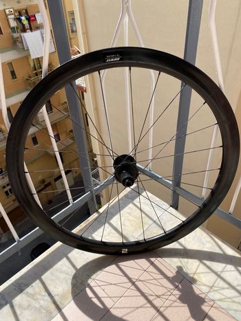 Used Giant Tubeless 42 bike