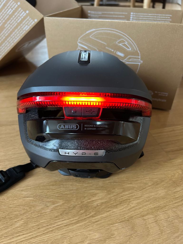 Used ABUS HYP-E Helmet 2025 bike — image 5 of 10