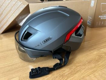 Used ABUS HYP-E Helmet 2025 bike — image 2 of 10