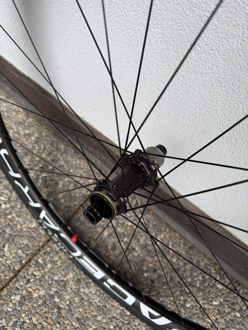 Used space carbon ws ws bike — image 2 of 5