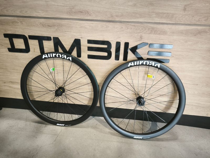 Mavic ALLROAD S Carbon CL Disc Tubeless 2026 Wheels usato