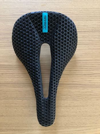 Ryet, Ultimate 3D Printed Full Carbon Saddle