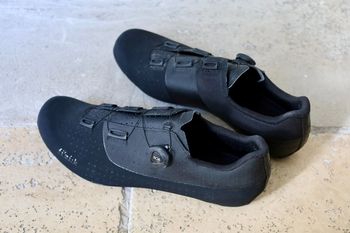 Used Fizik R4 Overcurve Road Cycling Shoe 2025 bike — image 1 of 5