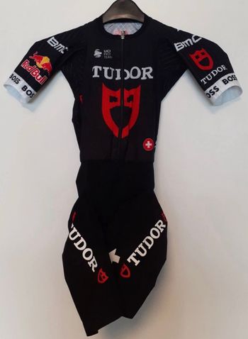 Assos, Tudor Redbull
