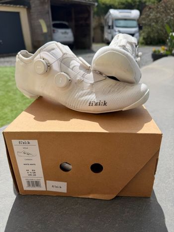 Fizik, Vega Carbon White