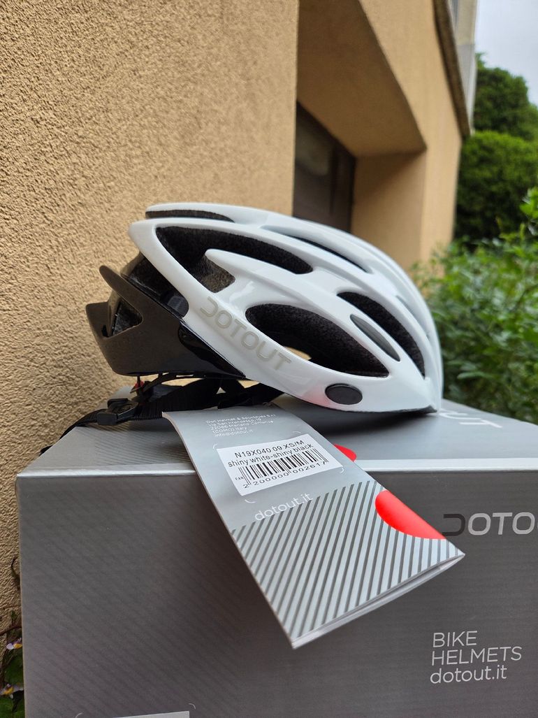 Used Dotout Casco Helmet 2020 bike — image 2 of 6