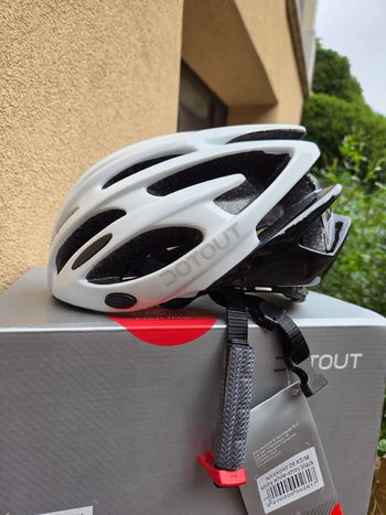 Used Dotout Casco Helmet 2020 bike — image 4 of 6