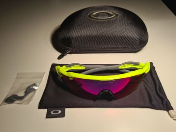 Oakley, Radar Ev