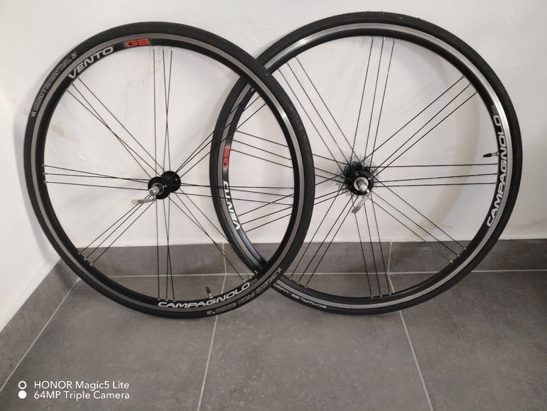 Used campagnolo vento Ruote bike — image 8 of 15