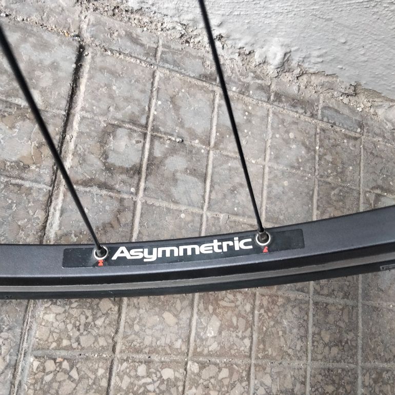 Used Campagnolo Proton Asymmetric Wheelset bike — image 4 of 7