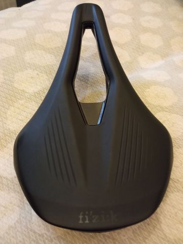 Used Fizik Vento Argo R3 Saddles & Seatposts