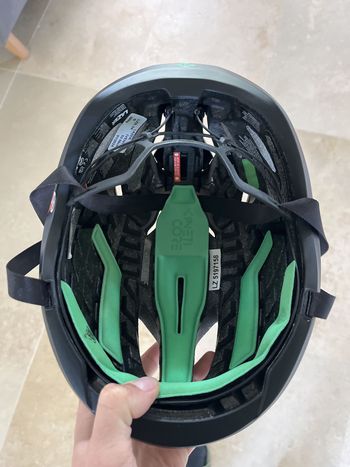 Used Lazer Vento 2025 bike — image 8 of 8