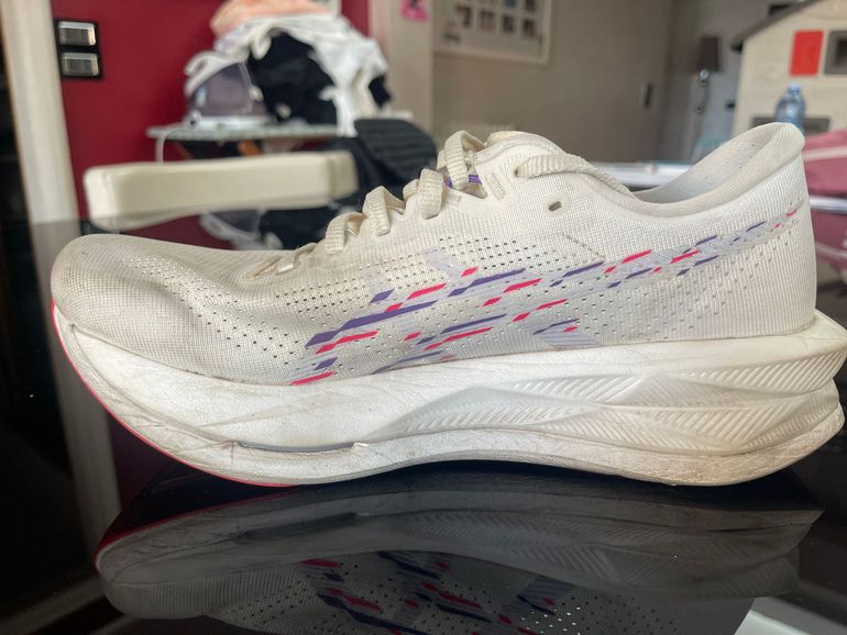 Used Asics SONICBLAST Running Shoes 2025 bike — image 3 of 6
