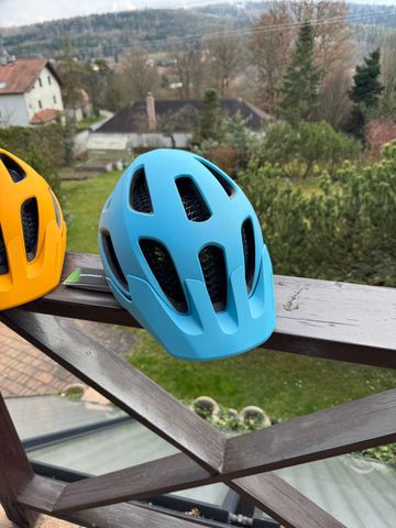Brugt Bontrager Rally Wavecell Helmet 2025 bike — billede 3 af 5