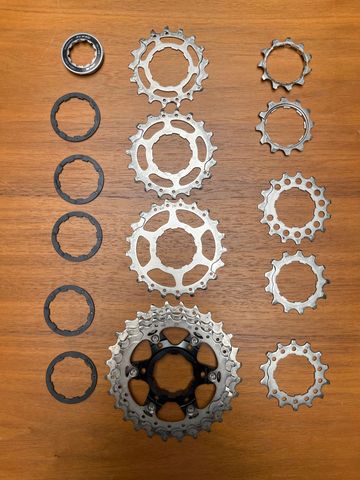 Shimano 105 11v 11-28 CS-R7000 Drivetrain & Pedals de segunda mano
