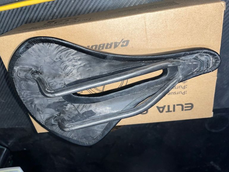 Used 2-Hi sella in carbonio 115 grammi 2025 bike — image 4 of 5