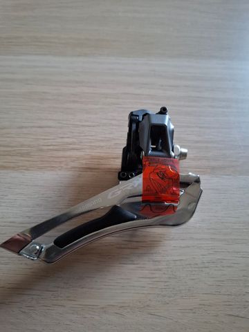 Použité Shimano GRX FD-RX810-F Drivetrain & Pedals