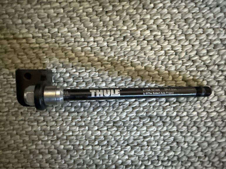 Used Thule Thru-Axle Adapter 12x135mm 20110729 bike — image 2 of 2