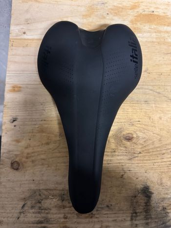 Used Selle Italia Sella 2025 bike