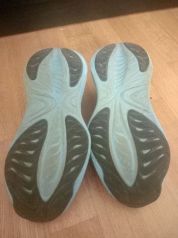 Gebrauchtes Asics Cumulus 26 2024 bike — Bild 4 von 4