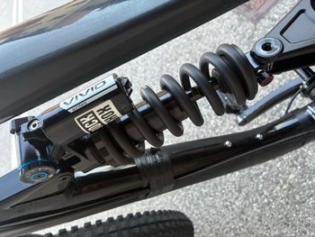 RockShox, Vivid Coil Ultimate RC2T 210x50