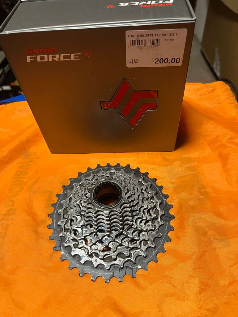 Used Sram XG-1290 12-speed 10-33T 2024 bike — image 8 of 8