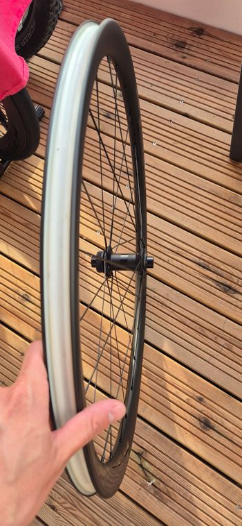 Used Bontrager Aeolus Elite 35 TLR AV/AR 2025 bike — image 4 of 4