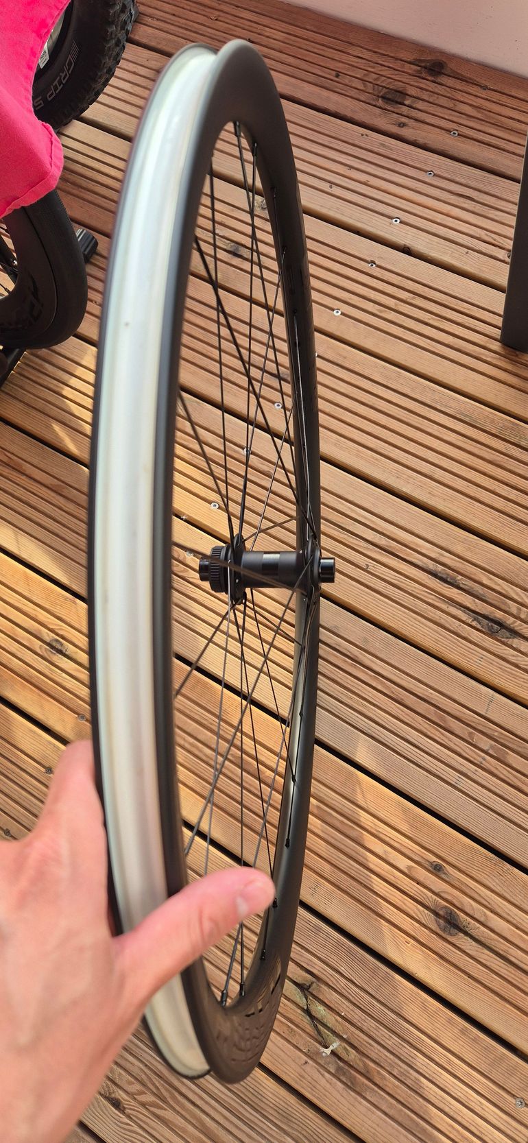 Used Bontrager Aeolus Elite 35 TLR AV/AR 2025 bike — image 4 of 4