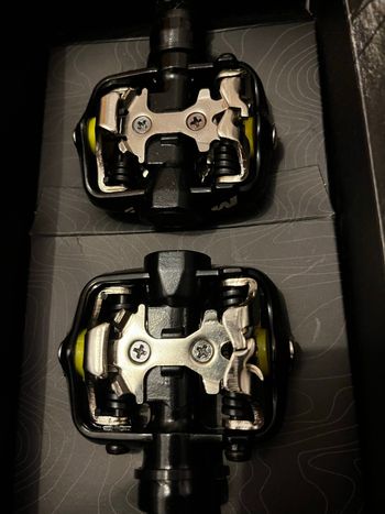 Massi, Gravel Pedals