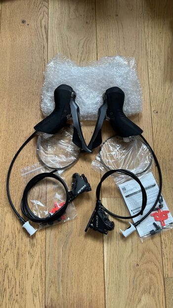 Used Shimano GRX BR-RX810 / ST-RX810 2025 bike