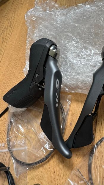 Used Shimano GRX BR-RX810 / ST-RX810 2025 bike — image 9 of 14