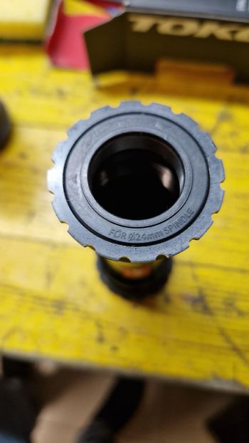 Used Token TF24 Thread Fit Bottom Bracket bike — image 2 of 3