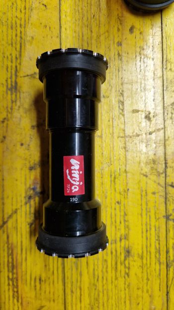 Used Token TF24 Thread Fit Bottom Bracket bike — image 1 of 3