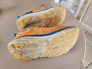 Used Hoka cchaussure running horaire 40 2/3 Clifton 9 bike — image 3 of 3