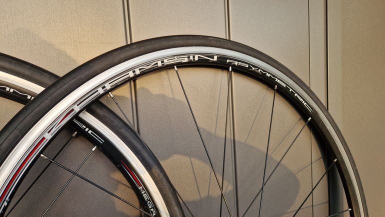 Used Campagnolo Khamsin Asymmetric Wheelset 2014 bike — image 5 of 15