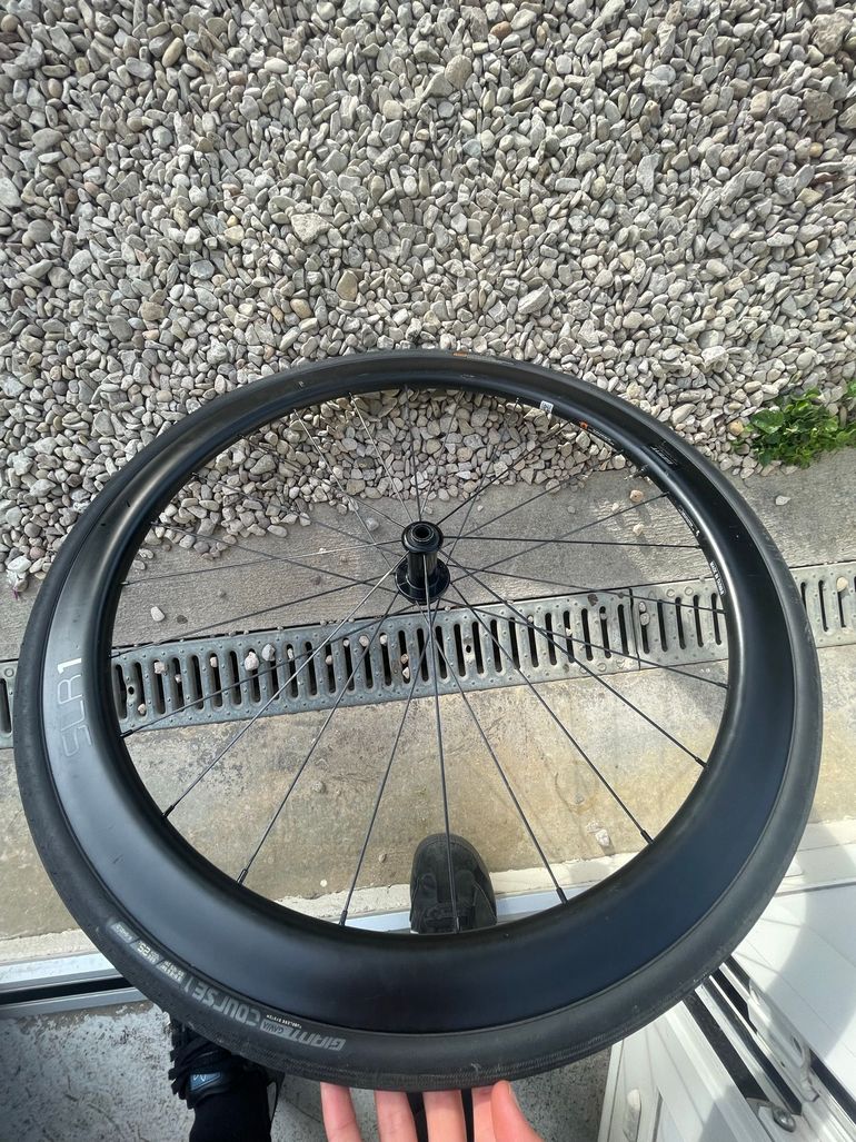 Used Giant Carbone Wheel bike — image 3 of 4
