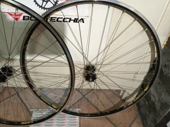 Used Mavic classics Pro Vintage 2010 bike — image 3 of 7
