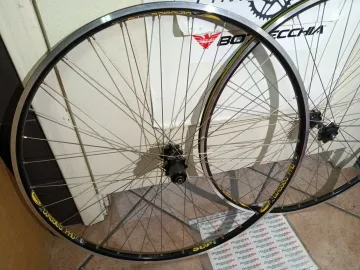Used Mavic classics Pro Vintage 2010 bike — image 2 of 7