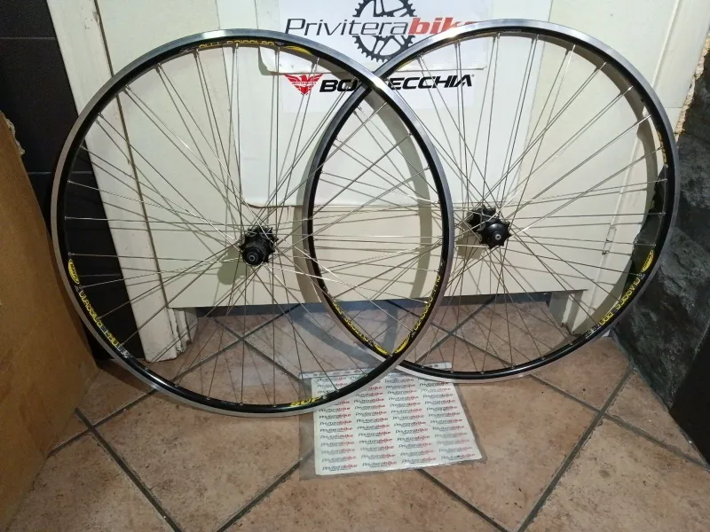 Used Mavic classics Pro Vintage 2010 bike — image 1 of 7